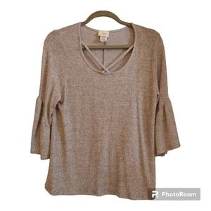 Caution To The Wind 3/4 Bell Sleeve  Super Soft Gray Sweater size large